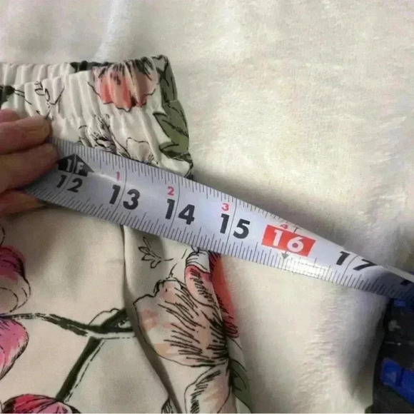 Ann Taylor Petite Cropped Flower Pants with Drawstring Waist - Picture 8 of 11